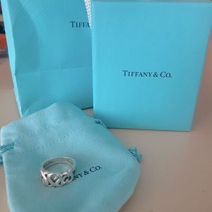 Tiffany & Co Paloma Picasso Triple Heart Ring Size 7 - RETIRED
